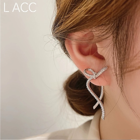 Earrings - Picture 2 of 4